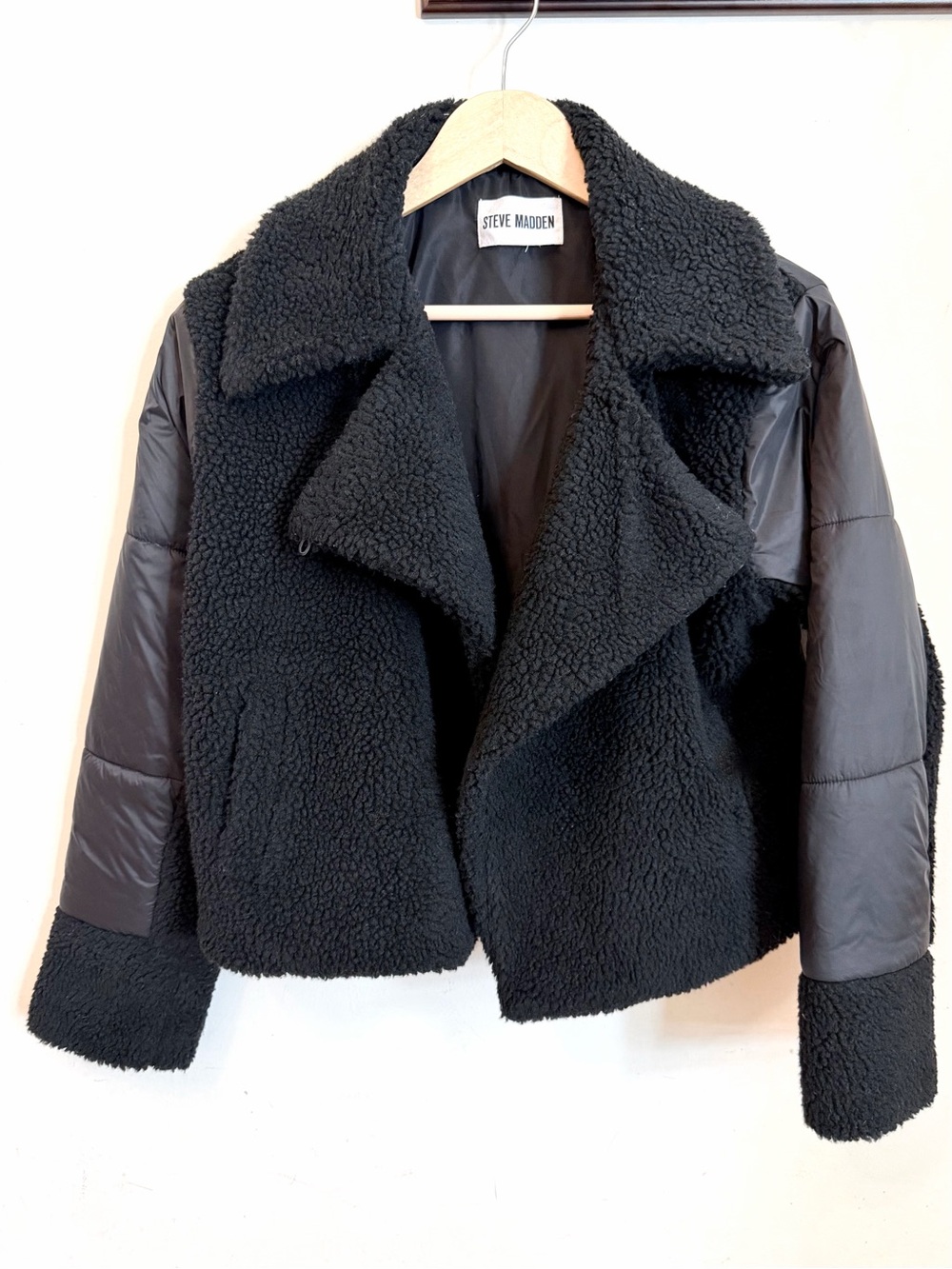 Steve Madden  Faux Fur Short Puffer Jacket Black M